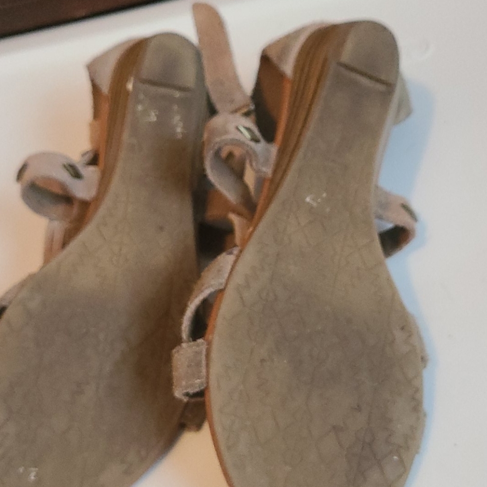 Shoes - Picture 3 of 6